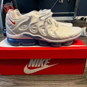 air vapormax plus blue, white, and red size 14